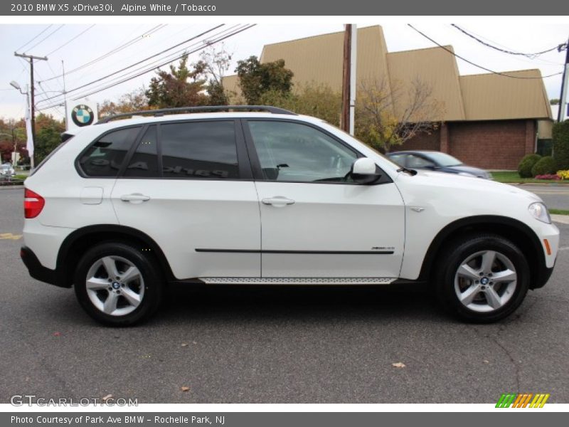 Alpine White / Tobacco 2010 BMW X5 xDrive30i