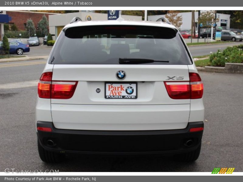Alpine White / Tobacco 2010 BMW X5 xDrive30i