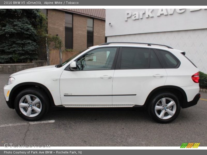 Alpine White / Tobacco 2010 BMW X5 xDrive30i