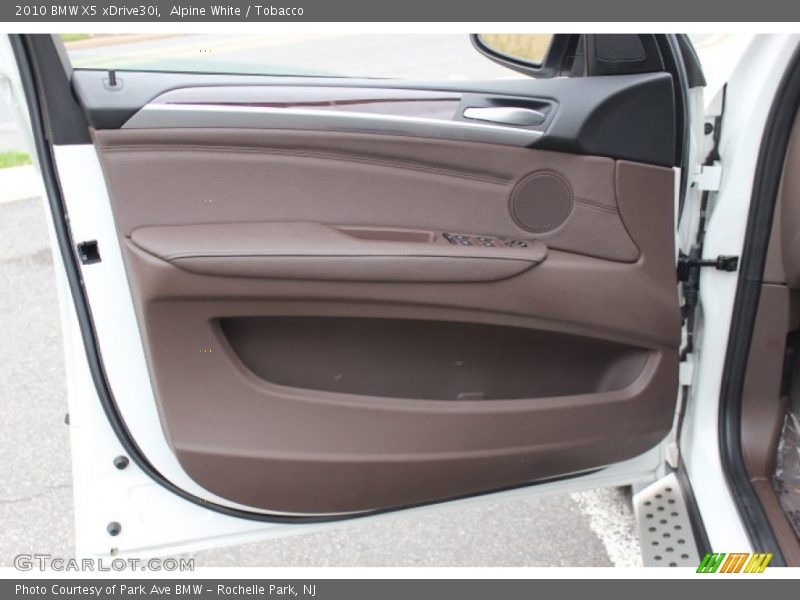 Alpine White / Tobacco 2010 BMW X5 xDrive30i