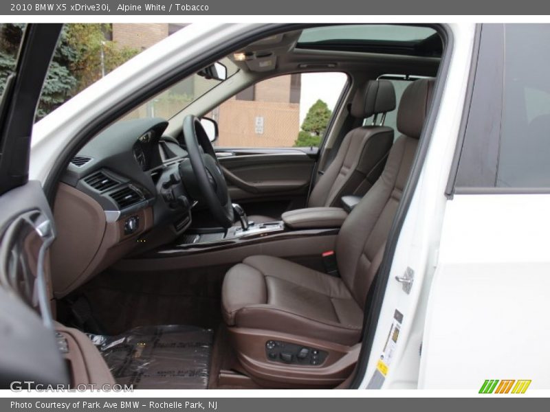 Alpine White / Tobacco 2010 BMW X5 xDrive30i
