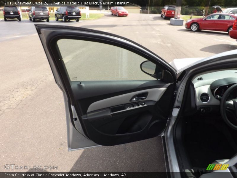Silver Ice Metallic / Jet Black/Medium Titanium 2013 Chevrolet Cruze LS