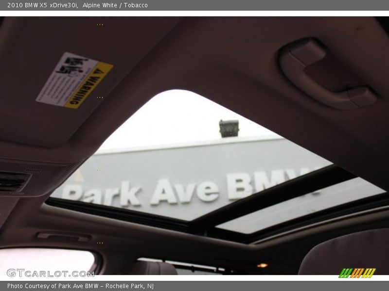 Alpine White / Tobacco 2010 BMW X5 xDrive30i
