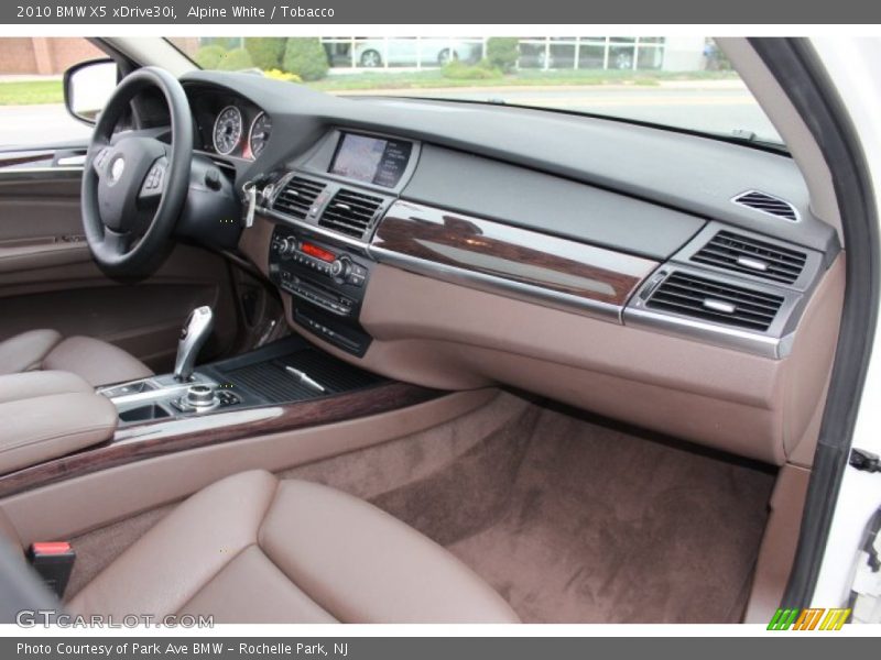 Alpine White / Tobacco 2010 BMW X5 xDrive30i
