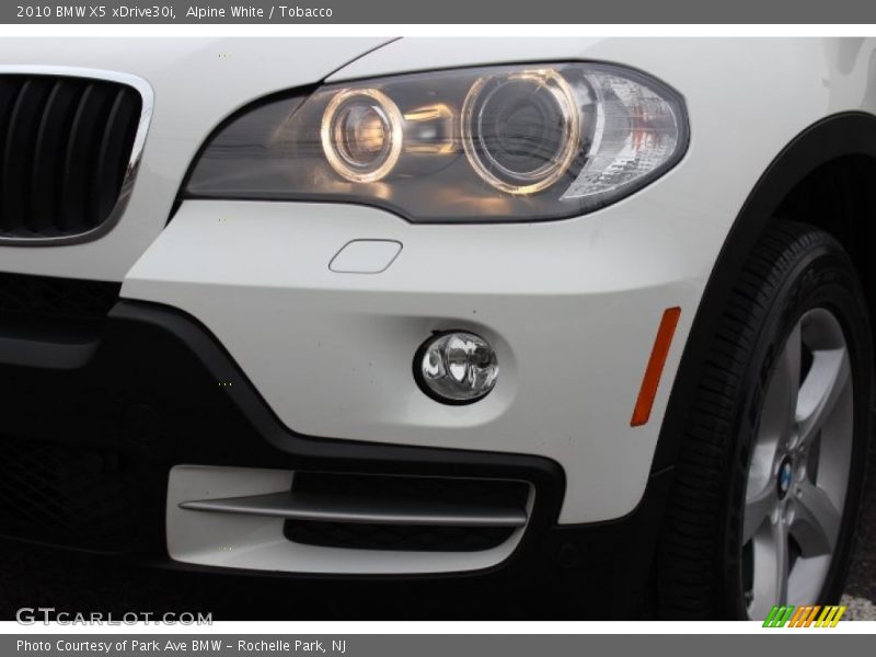 Alpine White / Tobacco 2010 BMW X5 xDrive30i