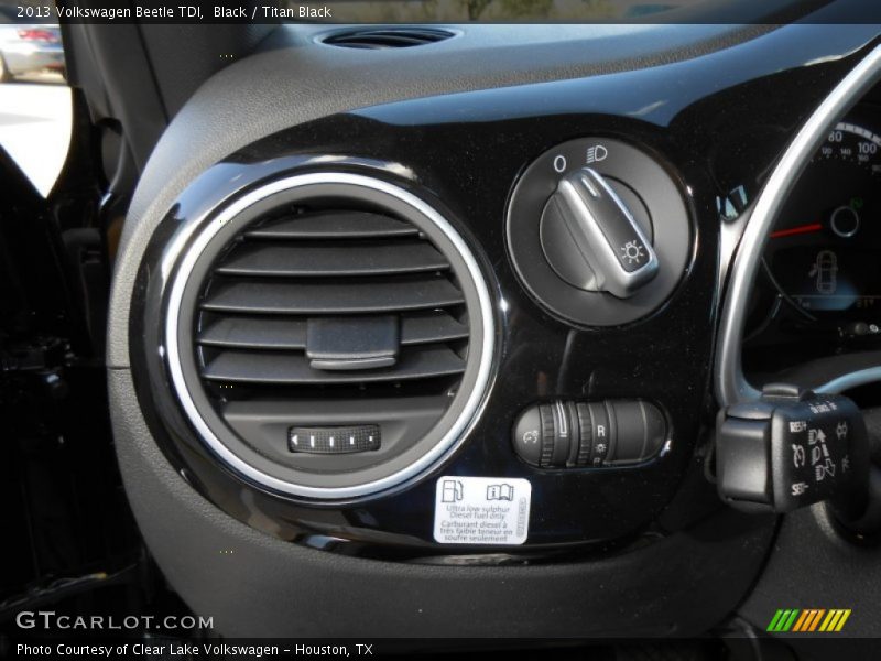 Black / Titan Black 2013 Volkswagen Beetle TDI
