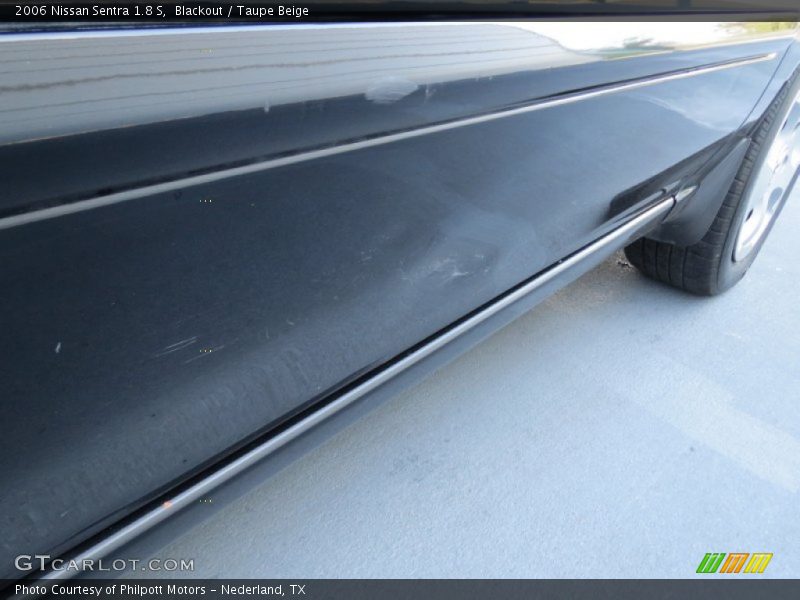 Blackout / Taupe Beige 2006 Nissan Sentra 1.8 S