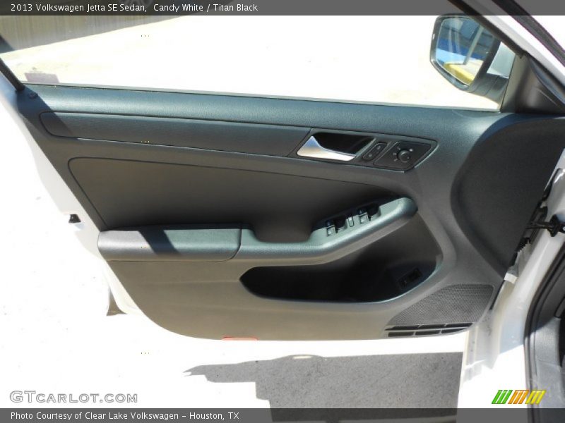 Candy White / Titan Black 2013 Volkswagen Jetta SE Sedan
