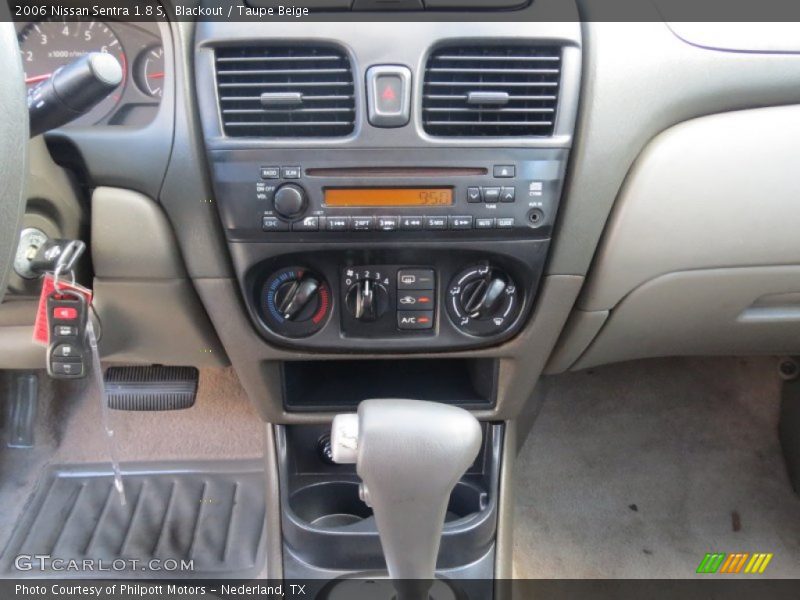 Blackout / Taupe Beige 2006 Nissan Sentra 1.8 S