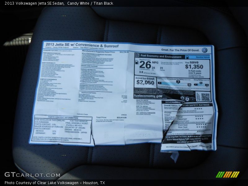 Candy White / Titan Black 2013 Volkswagen Jetta SE Sedan