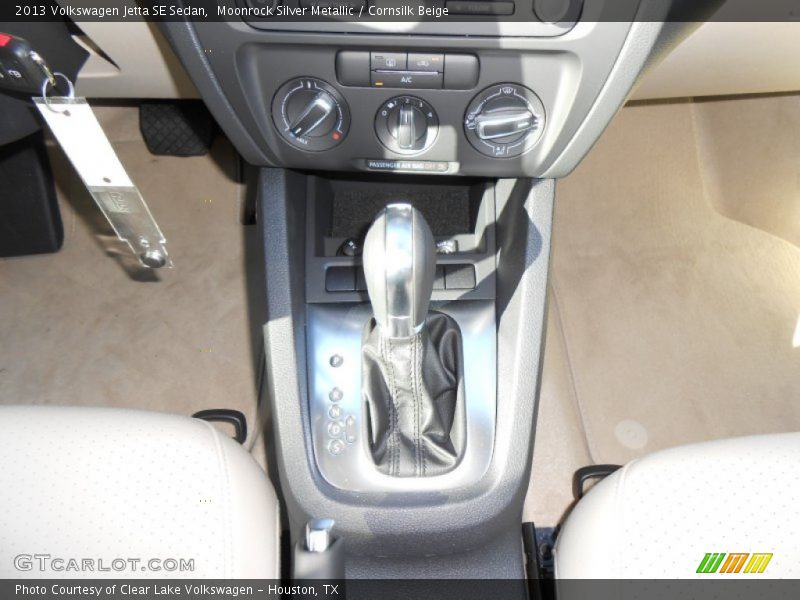 Moonrock Silver Metallic / Cornsilk Beige 2013 Volkswagen Jetta SE Sedan
