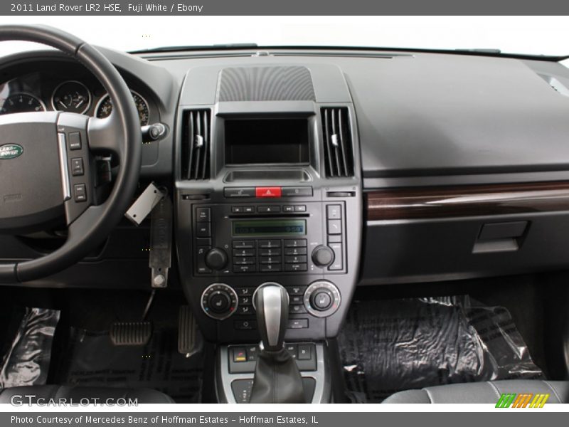 Fuji White / Ebony 2011 Land Rover LR2 HSE