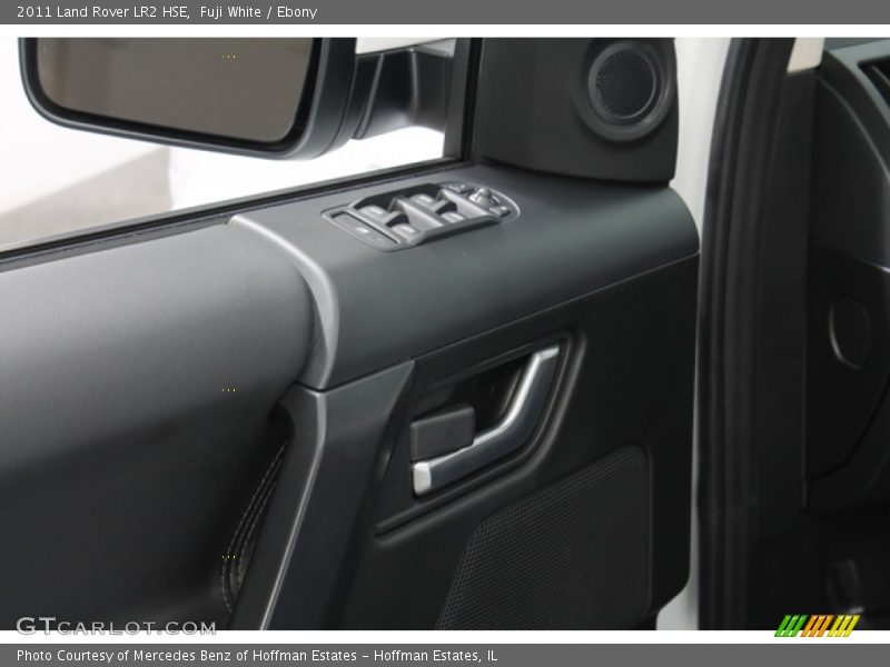 Fuji White / Ebony 2011 Land Rover LR2 HSE