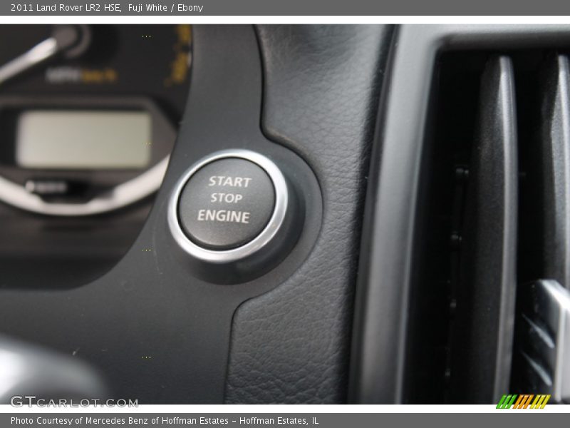 Fuji White / Ebony 2011 Land Rover LR2 HSE