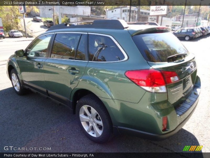 Cypress Green Pearl / Ivory 2013 Subaru Outback 2.5i Premium