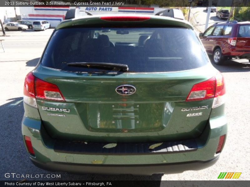 Cypress Green Pearl / Ivory 2013 Subaru Outback 2.5i Premium