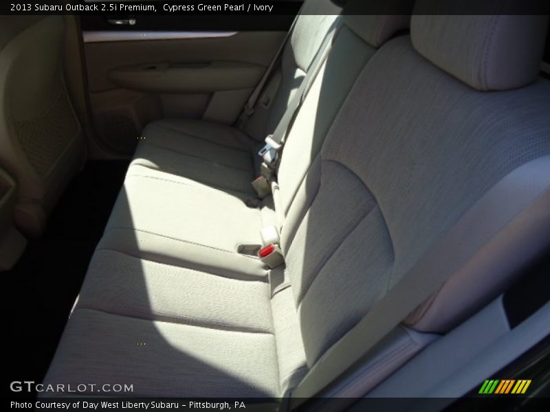 Cypress Green Pearl / Ivory 2013 Subaru Outback 2.5i Premium