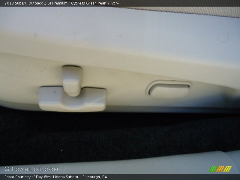 Cypress Green Pearl / Ivory 2013 Subaru Outback 2.5i Premium