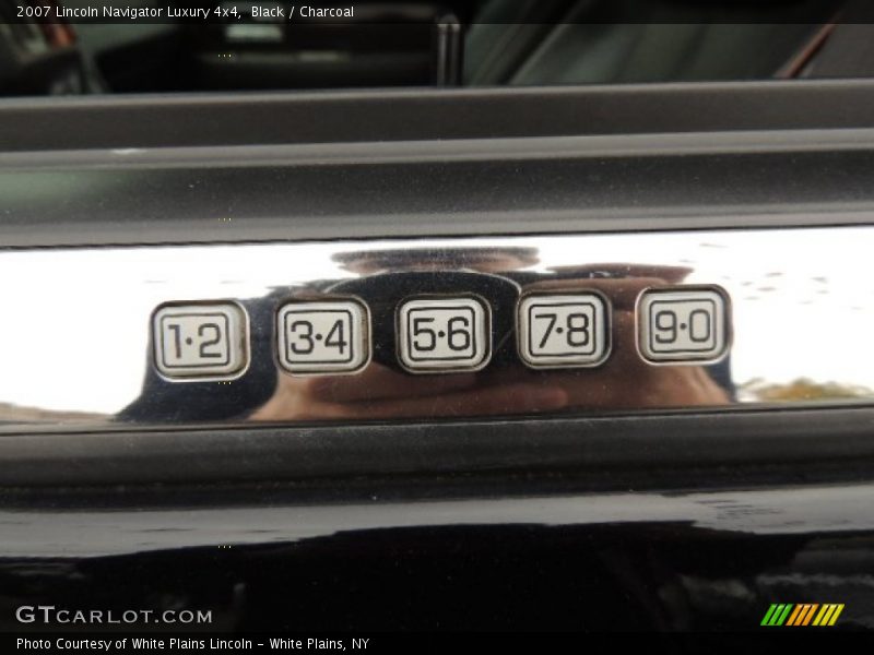 Black / Charcoal 2007 Lincoln Navigator Luxury 4x4
