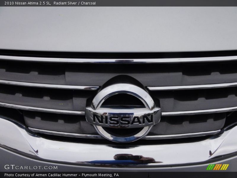 Radiant Silver / Charcoal 2010 Nissan Altima 2.5 SL
