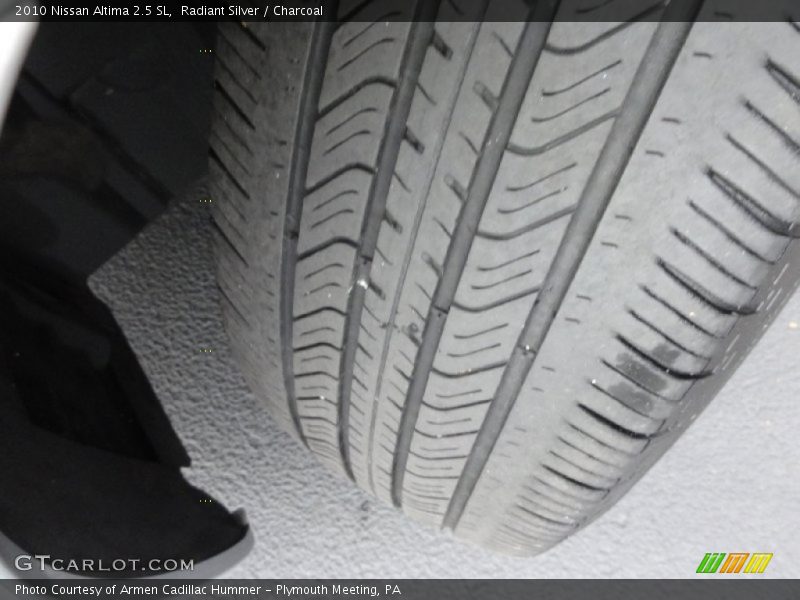 Radiant Silver / Charcoal 2010 Nissan Altima 2.5 SL