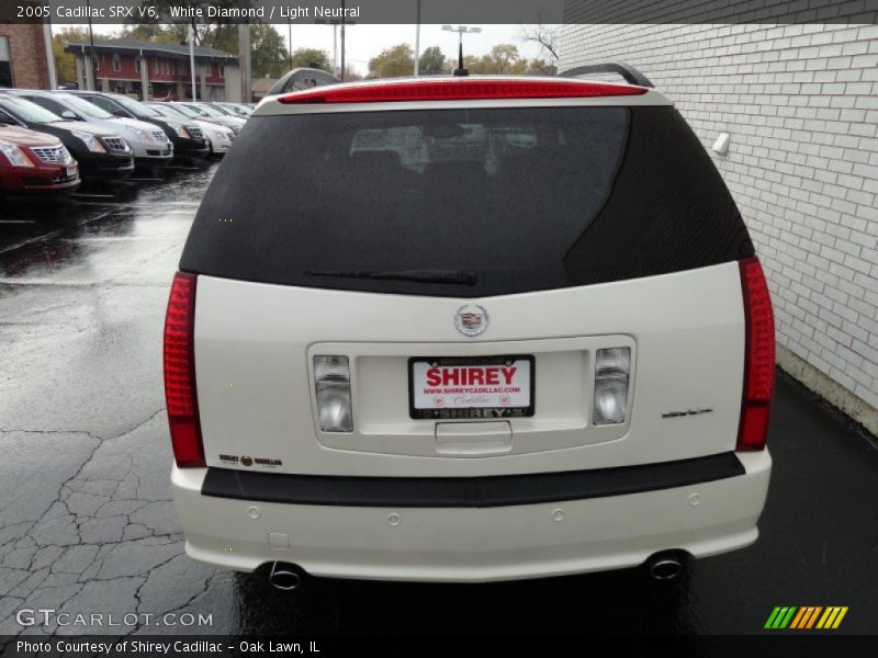 White Diamond / Light Neutral 2005 Cadillac SRX V6