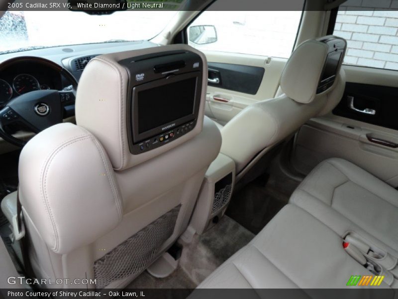 White Diamond / Light Neutral 2005 Cadillac SRX V6