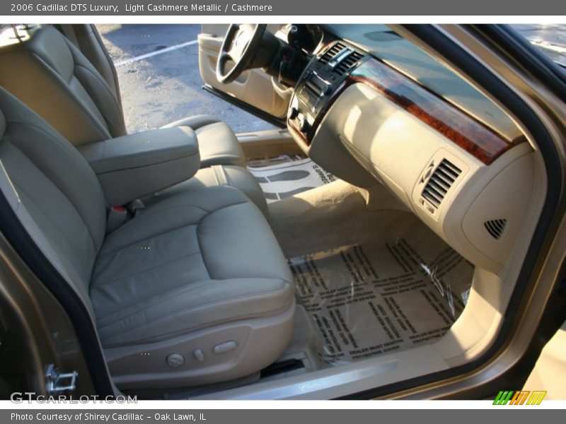 Light Cashmere Metallic / Cashmere 2006 Cadillac DTS Luxury