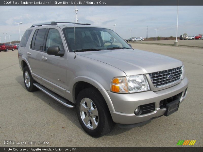 Front 3/4 View of 2005 Explorer Limited 4x4