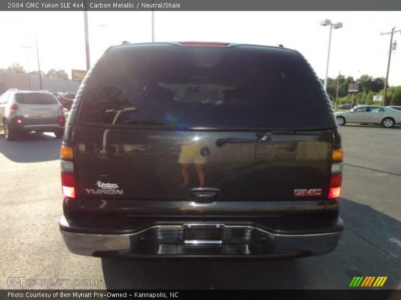 Carbon Metallic / Neutral/Shale 2004 GMC Yukon SLE 4x4