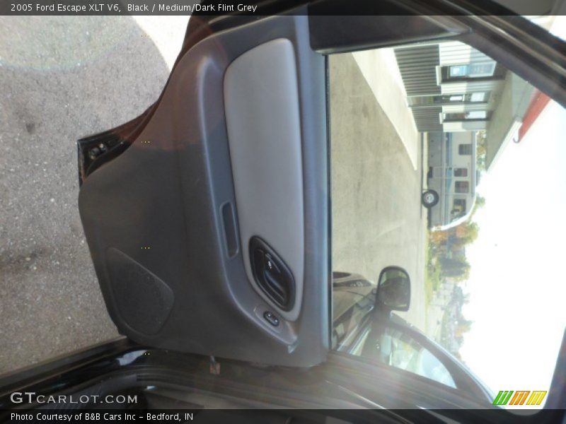 Black / Medium/Dark Flint Grey 2005 Ford Escape XLT V6