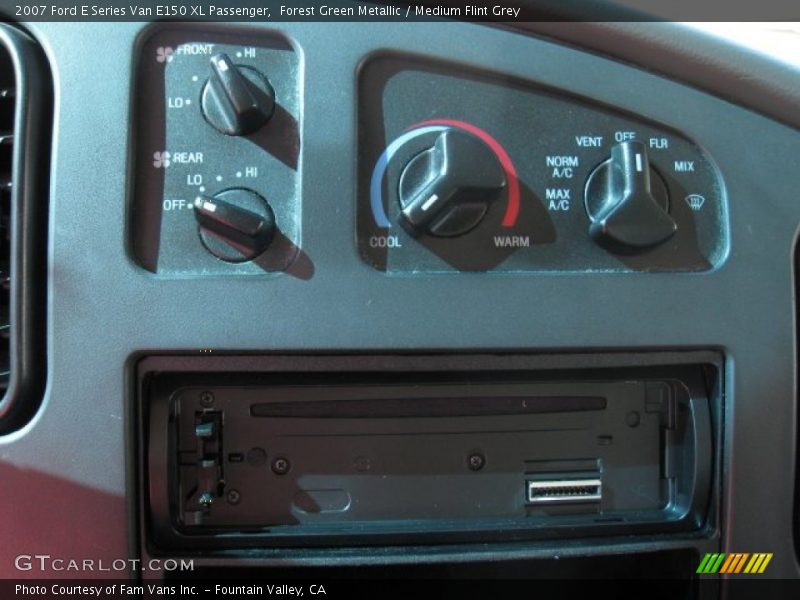 Forest Green Metallic / Medium Flint Grey 2007 Ford E Series Van E150 XL Passenger