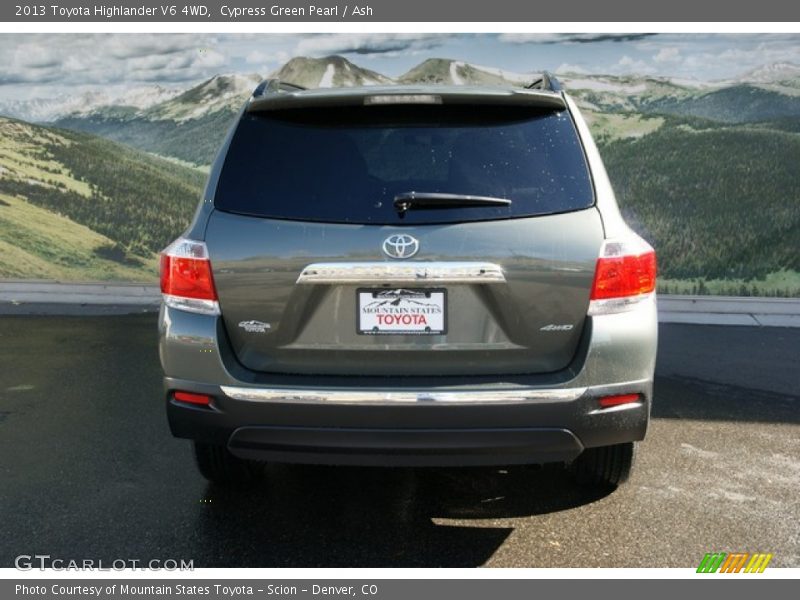 Cypress Green Pearl / Ash 2013 Toyota Highlander V6 4WD