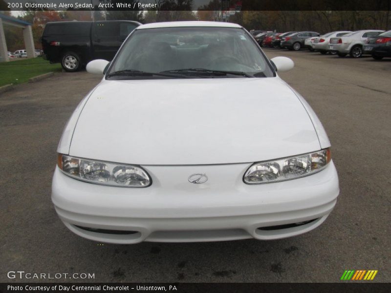 Arctic White / Pewter 2001 Oldsmobile Alero Sedan