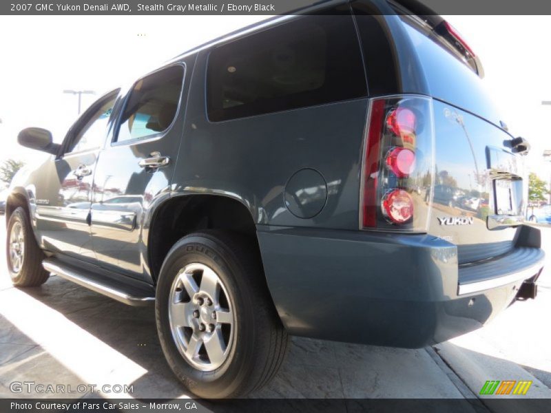 Stealth Gray Metallic / Ebony Black 2007 GMC Yukon Denali AWD