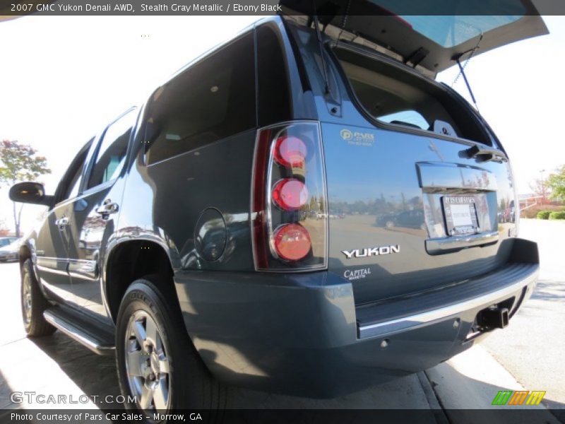 Stealth Gray Metallic / Ebony Black 2007 GMC Yukon Denali AWD