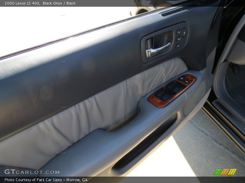 Black Onyx / Black 2000 Lexus LS 400