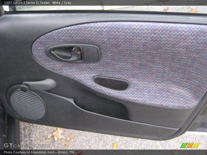 White / Gray 1997 Saturn S Series SL Sedan