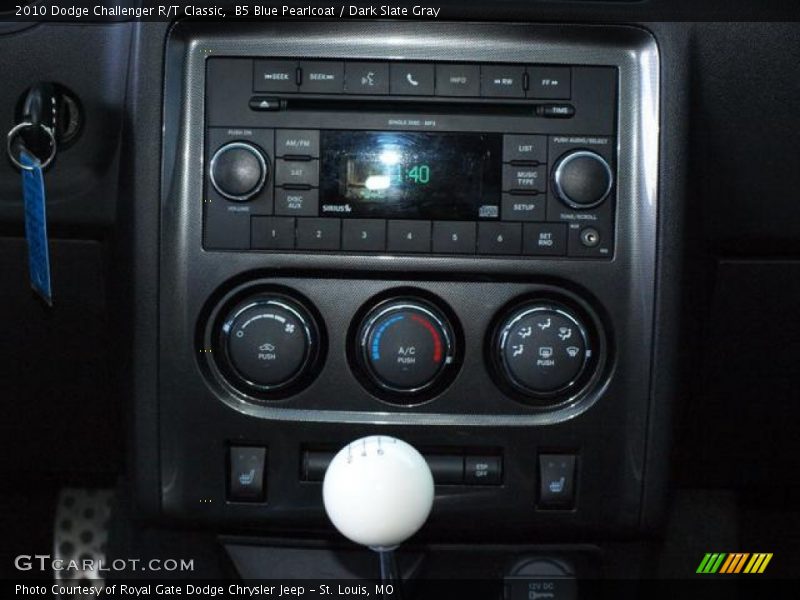 Controls of 2010 Challenger R/T Classic