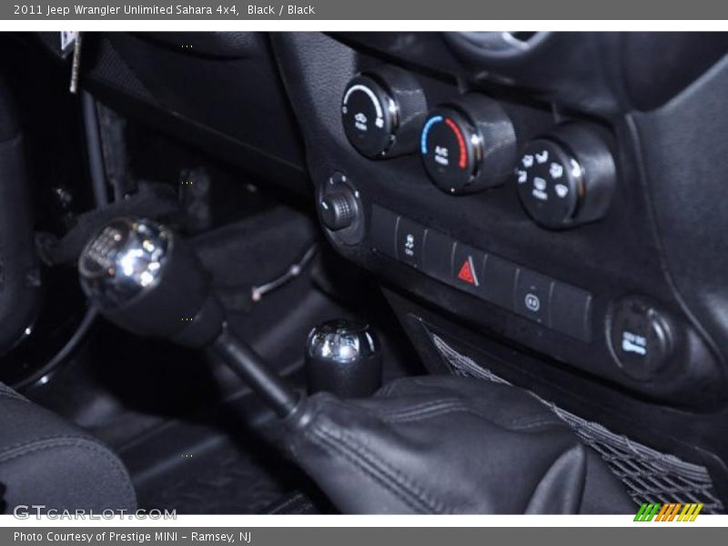 Black / Black 2011 Jeep Wrangler Unlimited Sahara 4x4