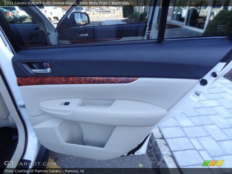 Door Panel of 2011 Outback 3.6R Limited Wagon