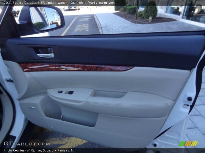 Door Panel of 2011 Outback 3.6R Limited Wagon