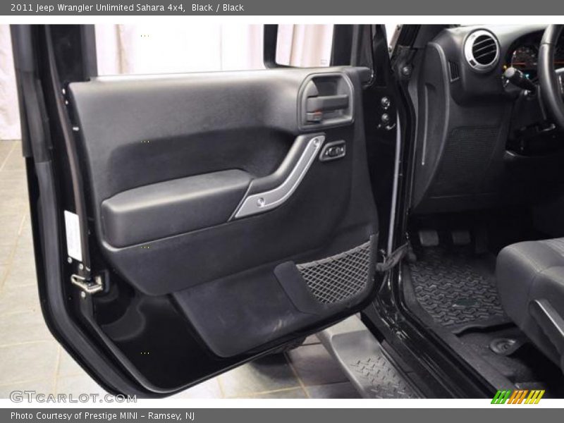 Black / Black 2011 Jeep Wrangler Unlimited Sahara 4x4