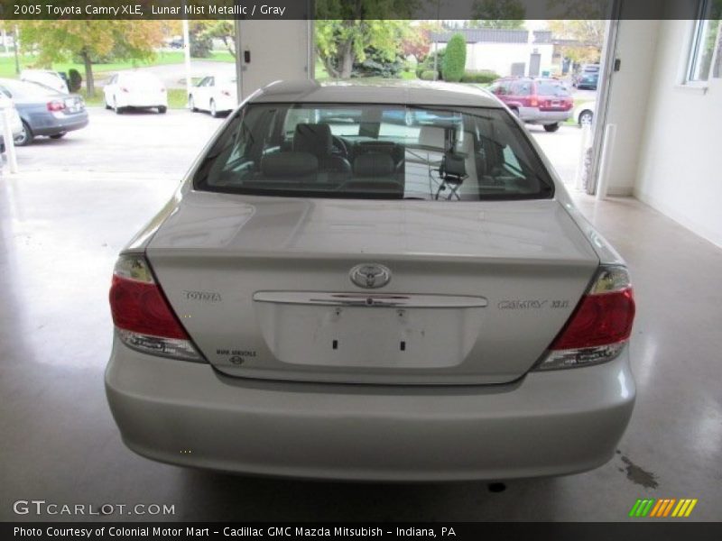 Lunar Mist Metallic / Gray 2005 Toyota Camry XLE