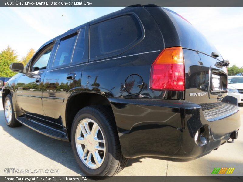 Black Onyx / Light Gray 2006 GMC Envoy Denali
