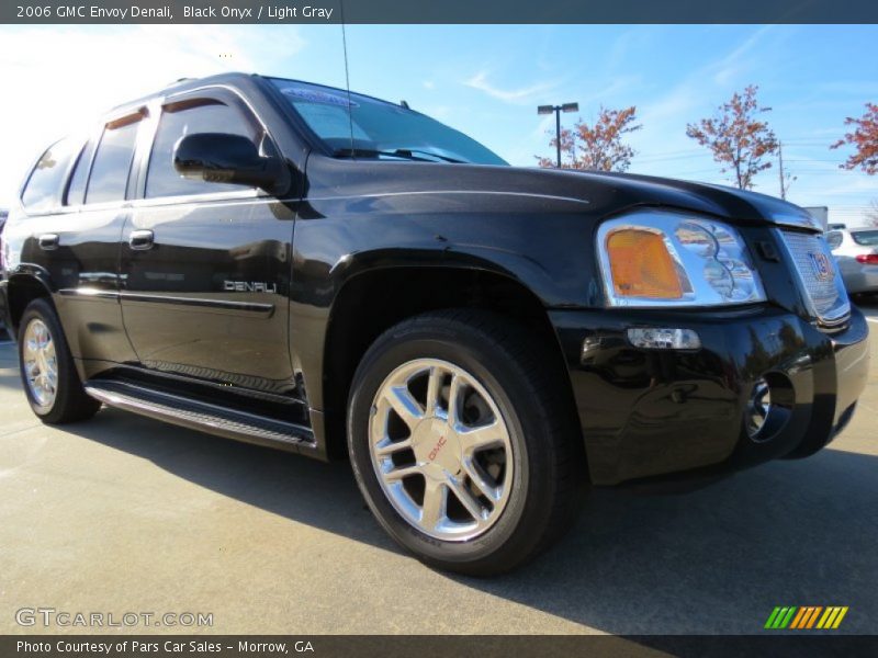 Black Onyx / Light Gray 2006 GMC Envoy Denali