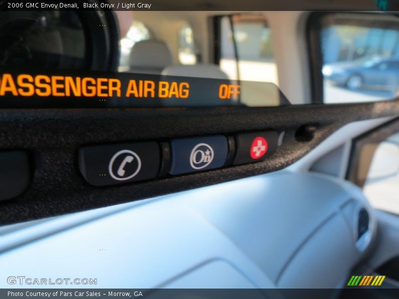 Black Onyx / Light Gray 2006 GMC Envoy Denali