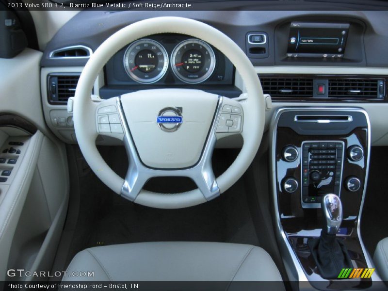 Dashboard of 2013 S80 3.2