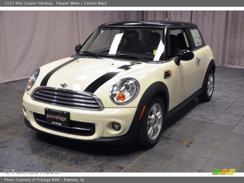 Pepper White / Carbon Black 2013 Mini Cooper Hardtop