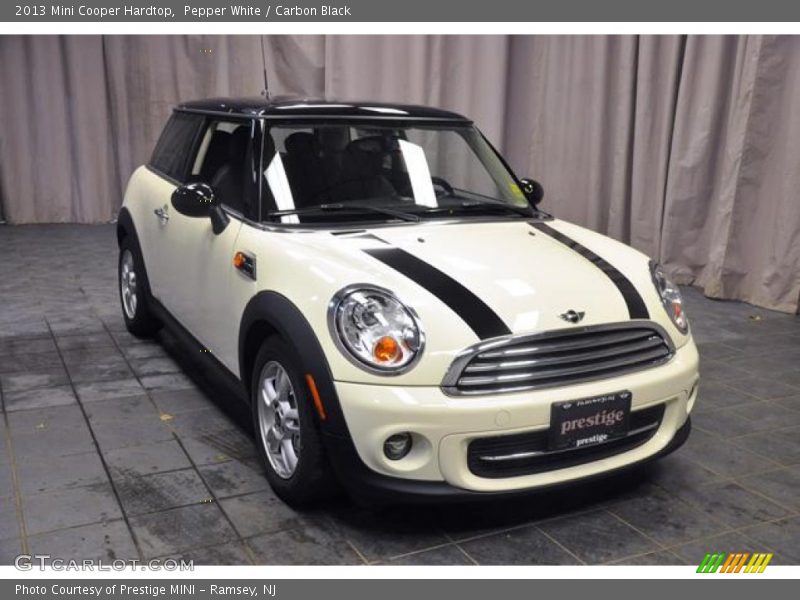 Pepper White / Carbon Black 2013 Mini Cooper Hardtop